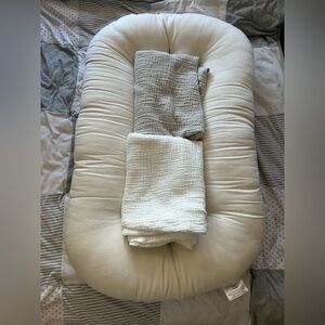 Snuggle Me Organic Infant Lounger w/ Two Covers